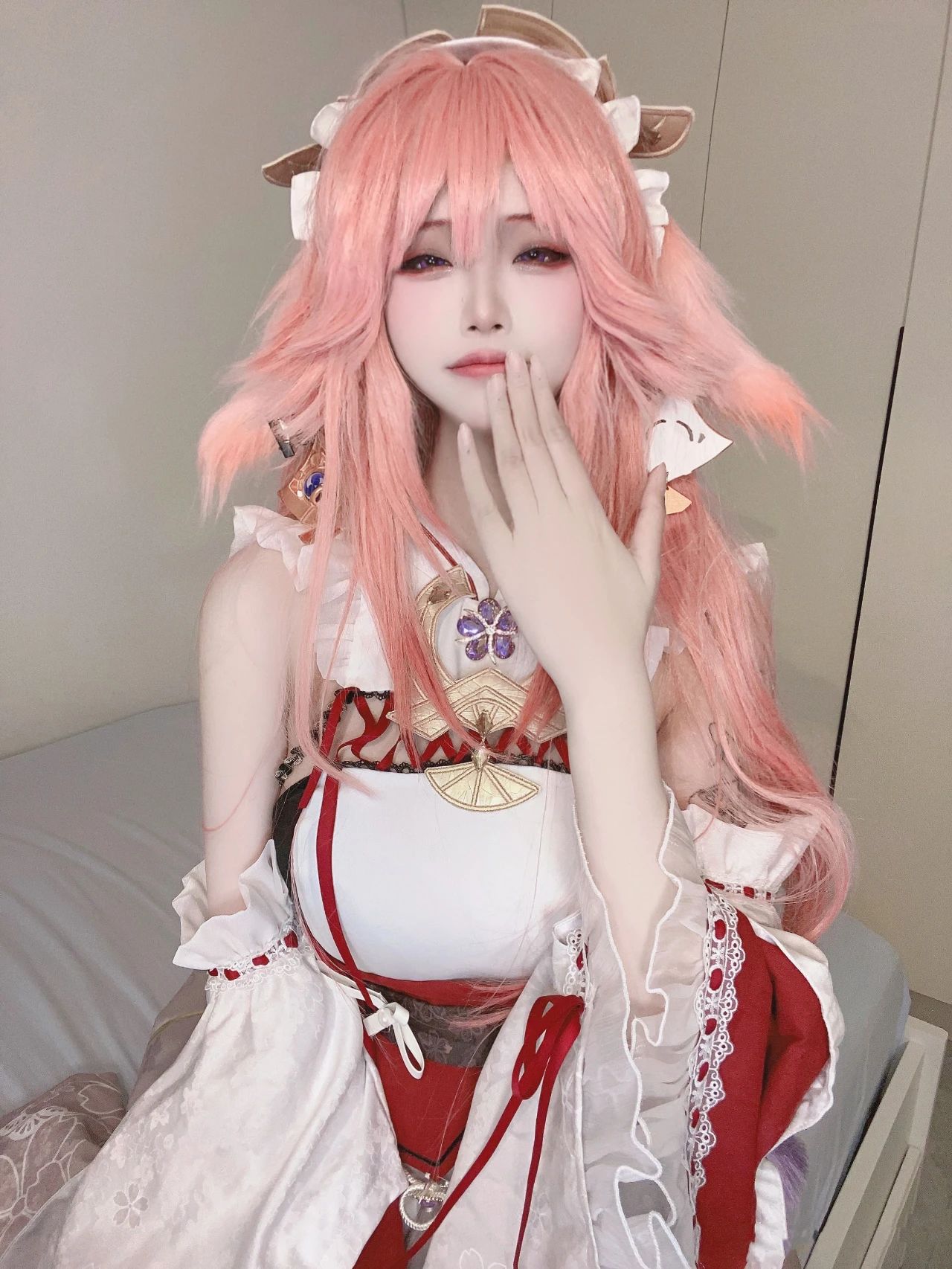 原神cos：白丝+女仆装，神子让人狂喜！制服秘书雷神，女仆刻晴甘雨莫娜你选谁？