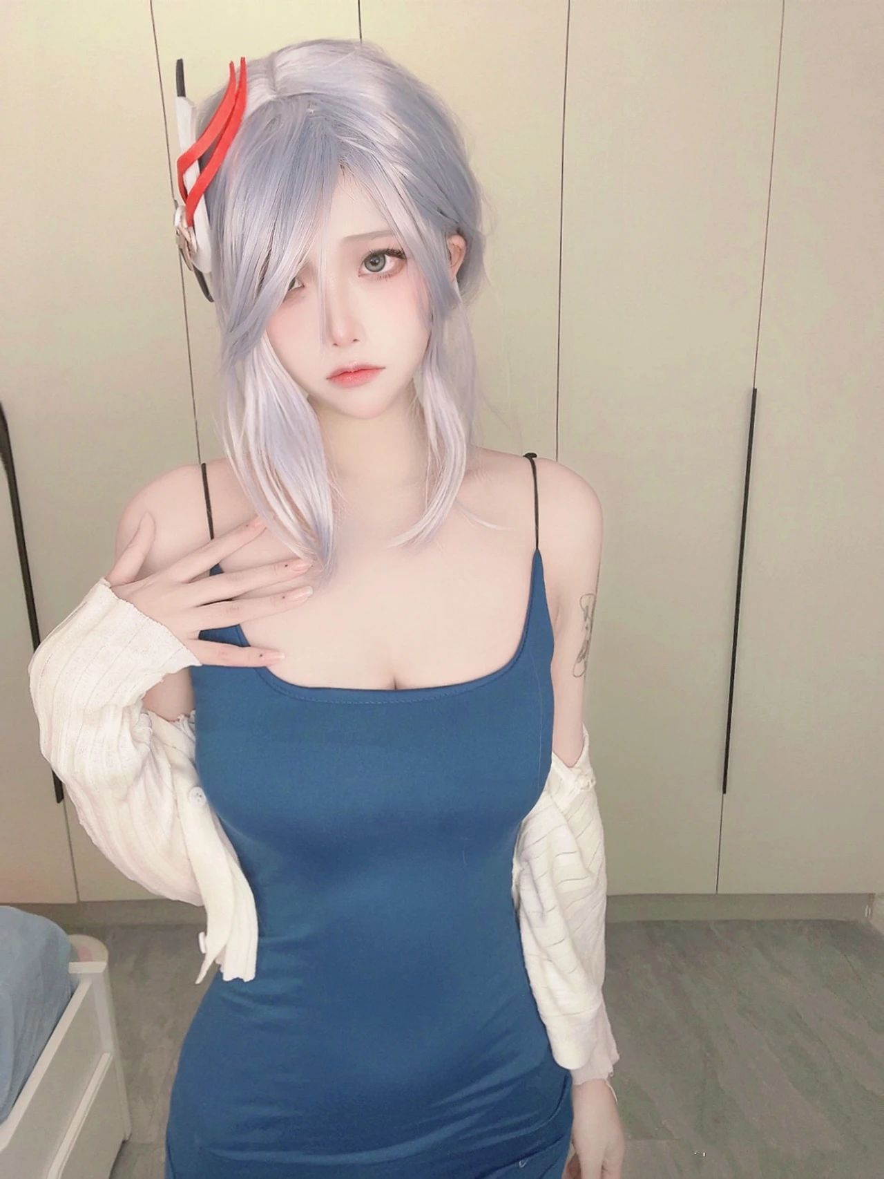 原神cos：白丝+女仆装，神子让人狂喜！制服秘书雷神，女仆刻晴甘雨莫娜你选谁？