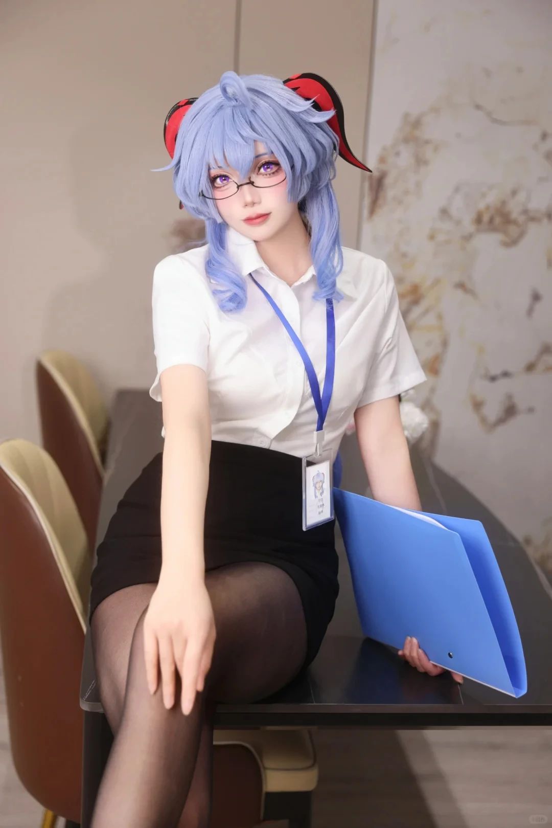 甘雨 纯欲白衬衫王小美秘书 轻奢OL的干练