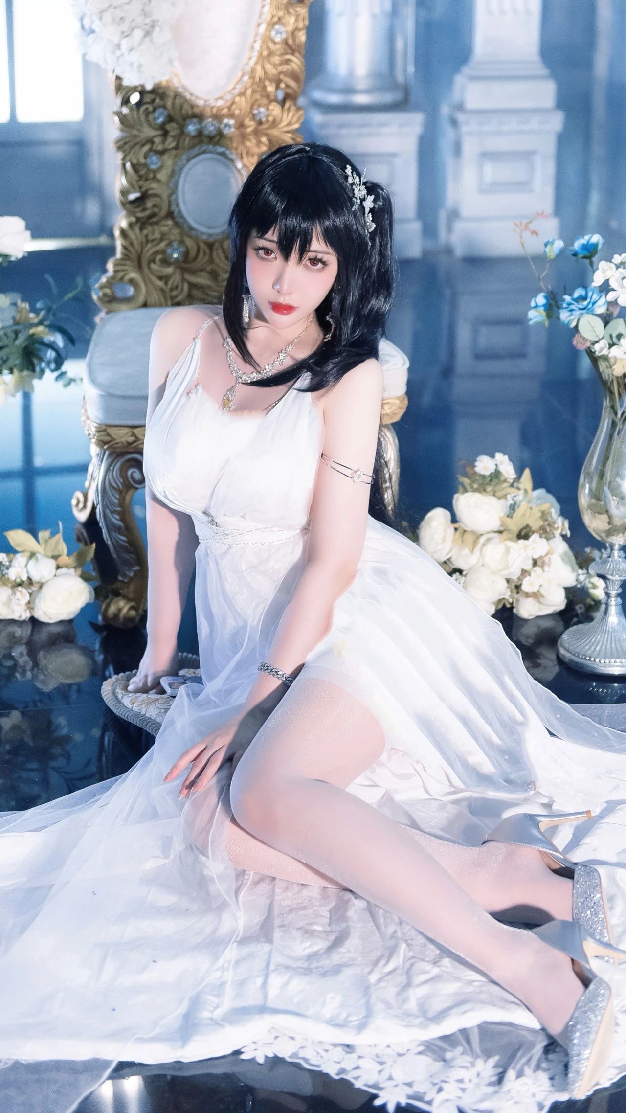 大凤：美眸娇羞 朦胧丰腴白丝的魅力你get到了吗？