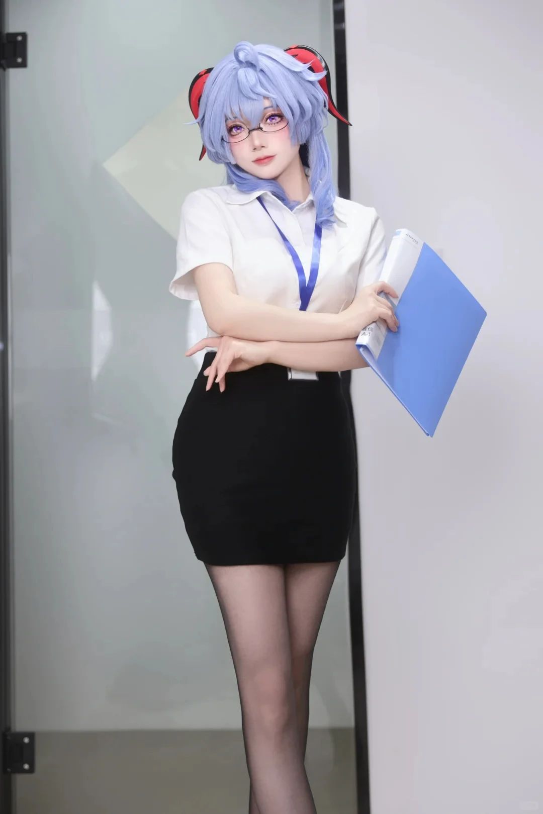 甘雨 纯欲白衬衫王小美秘书 轻奢OL的干练