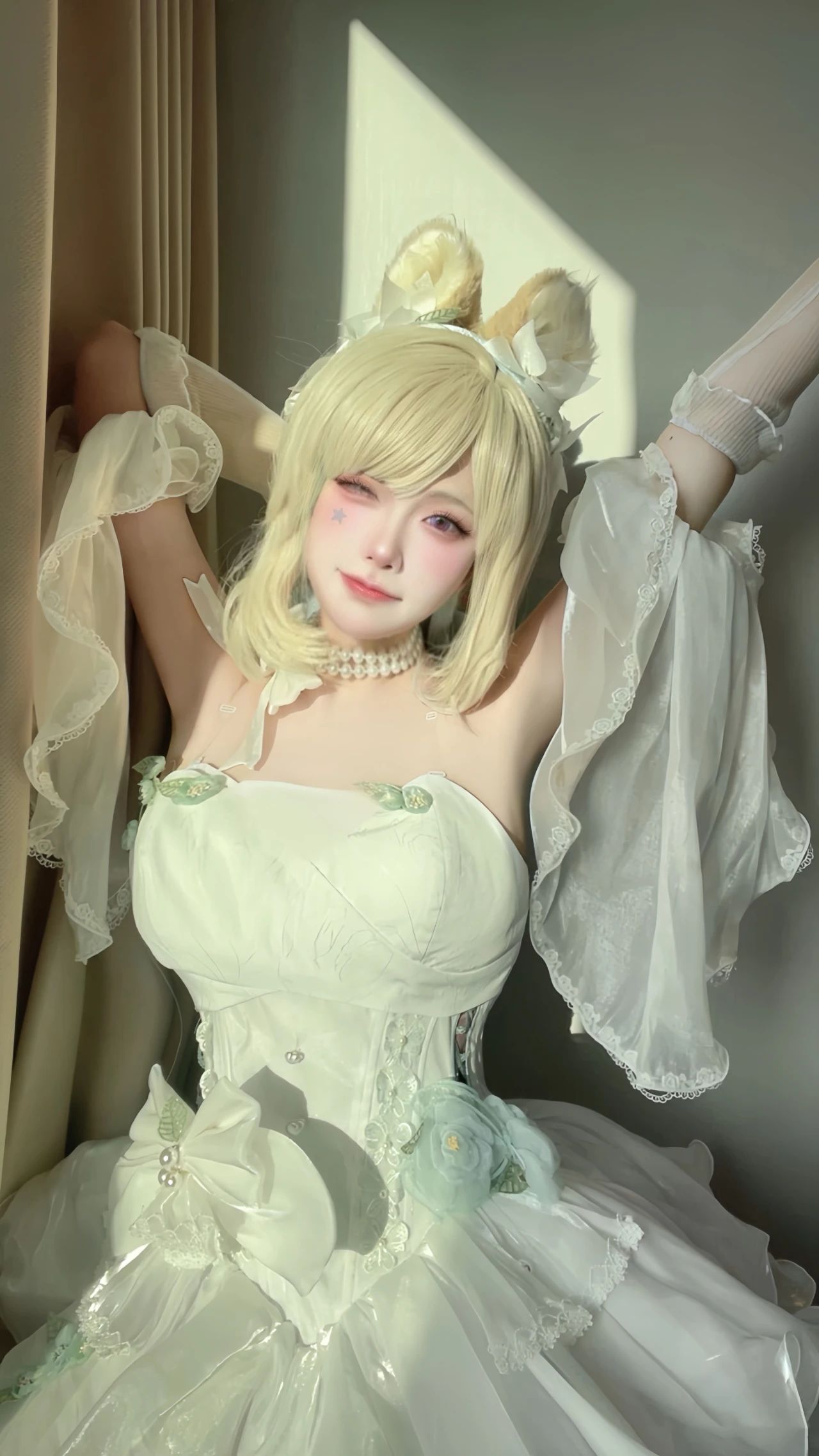 原神cos：白丝+女仆装，神子让人狂喜！制服秘书雷神，女仆刻晴甘雨莫娜你选谁？