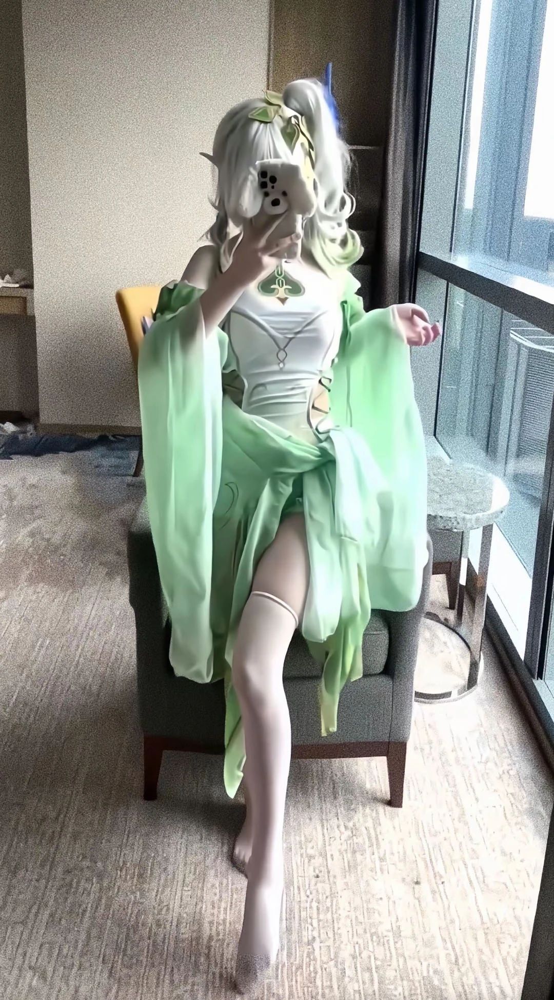 原神cos：黑丝+制服，甘雨秘书太合适了！邪魅雷神胡桃反差真大，婚纱刻晴神子让人狂喜！