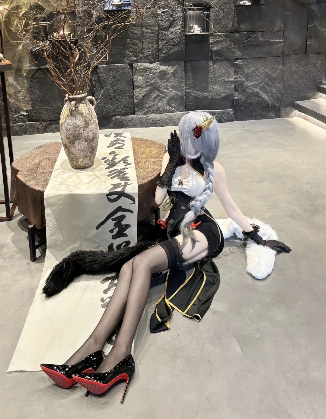 原神cos：黑丝+制服，甘雨秘书太合适了！邪魅雷神胡桃反差真大，婚纱刻晴神子让人狂喜！