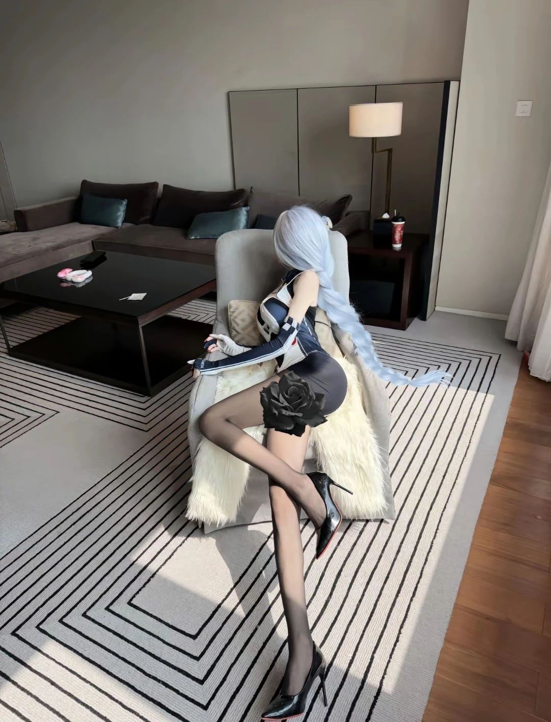 原神cos：黑丝+制服，甘雨秘书太合适了！邪魅雷神胡桃反差真大，婚纱刻晴神子让人狂喜！