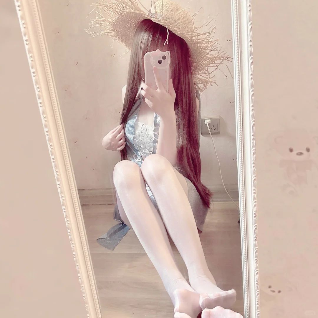cos：清凉装顾清寒 黑丝大长腿希露瓦