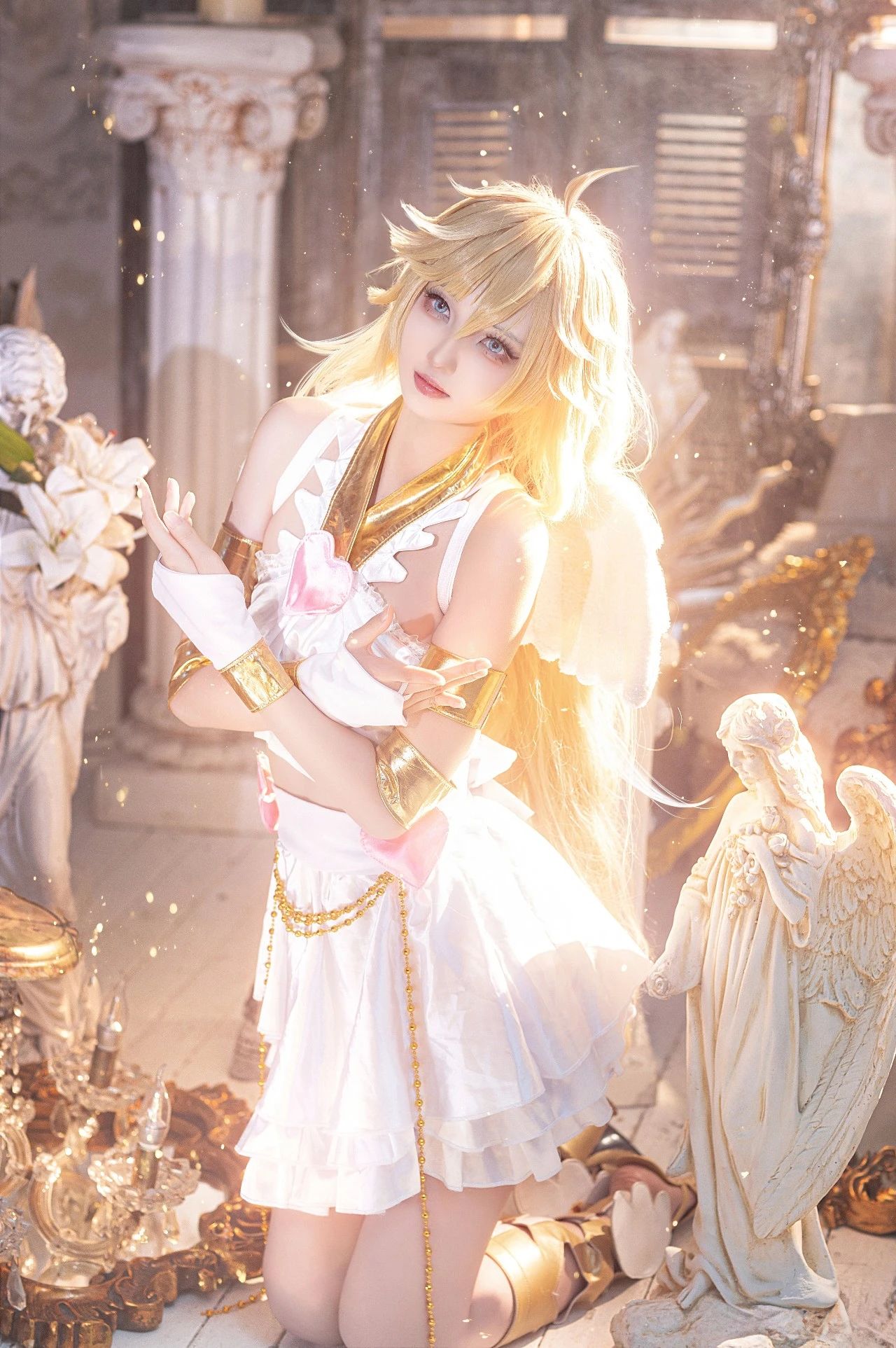 【cos】肉肉大长腿真的可以美到发光 吊带袜天使panty cos
