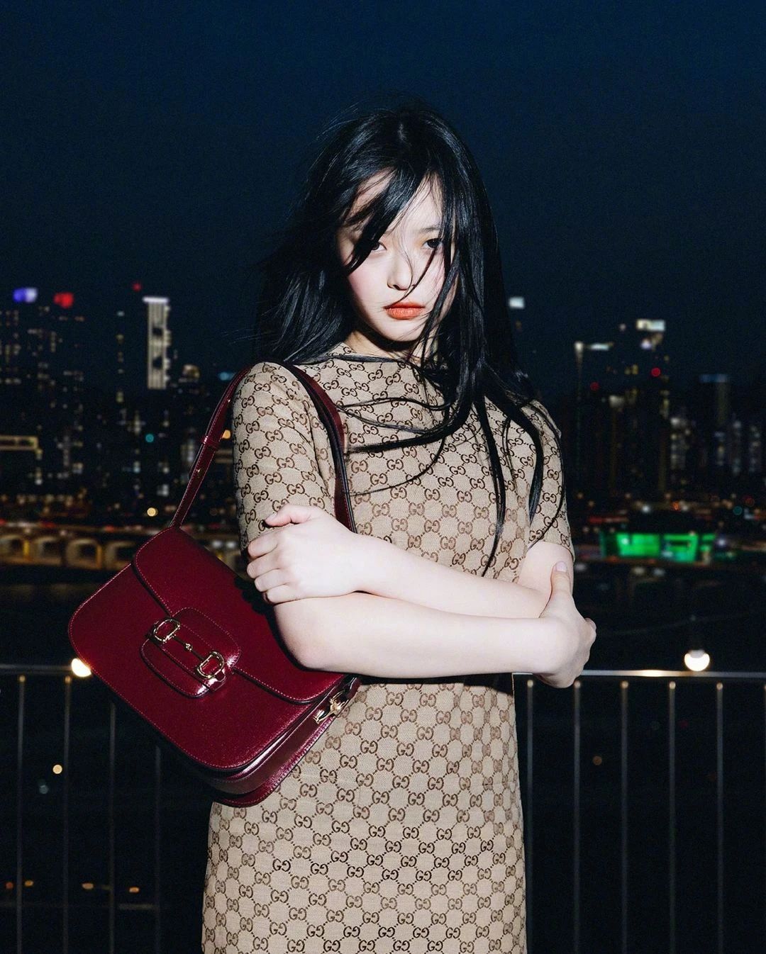 New Jeans Hanni x GUCCI画报，表现力一流！