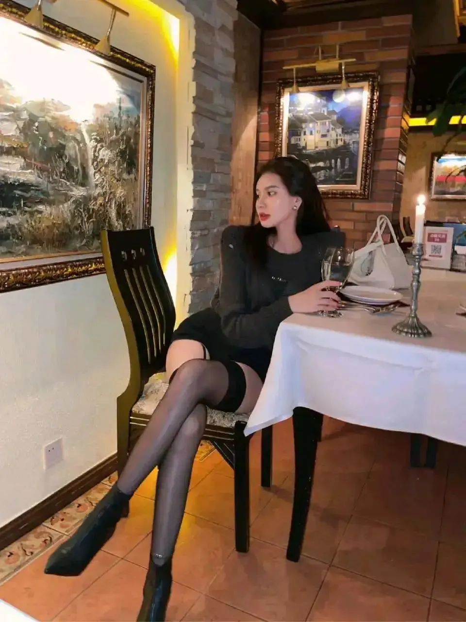 写真｜毛衣短裤长腿黑丝美女