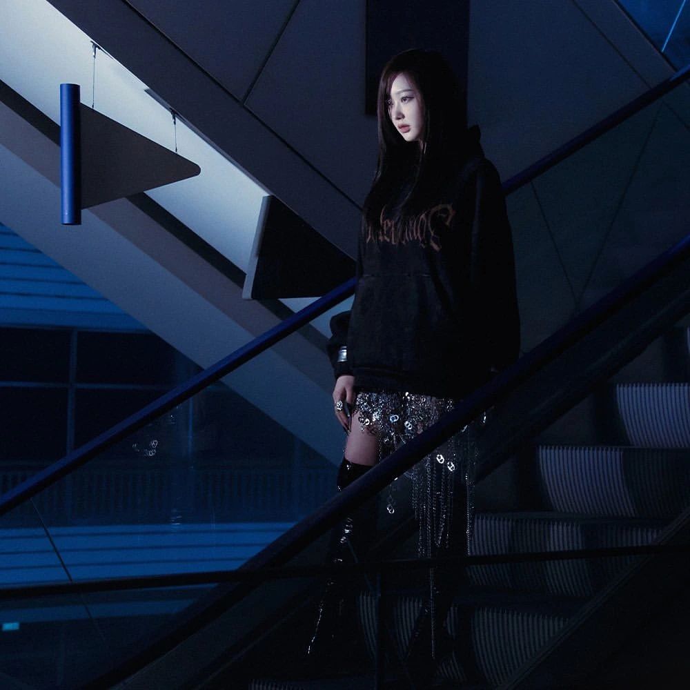 aespa《Armageddon》宣传海报，金属风有点帅！