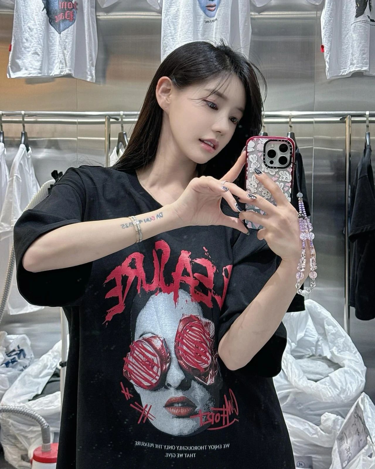 韩国逆天颜值的性感主播，原是再就业的劣迹艺人？