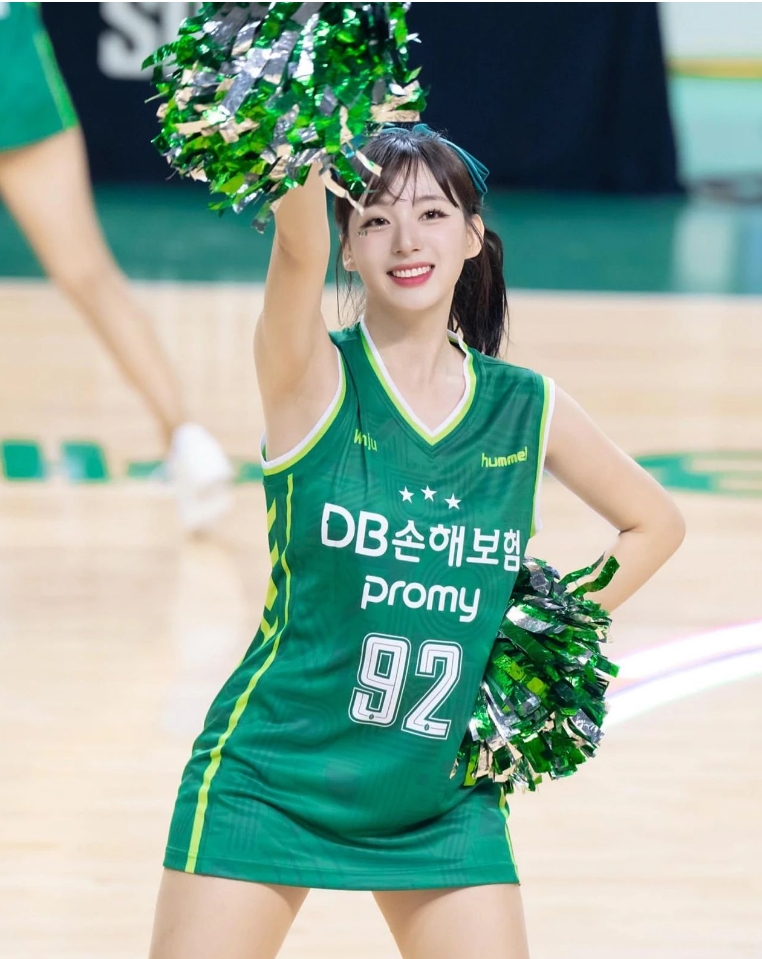 韩国最美高中啦啦队员，充满青春活力的小姐姐 ！