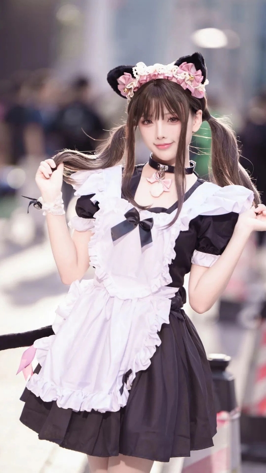女仆装美少女，可爱猫耳学妹！