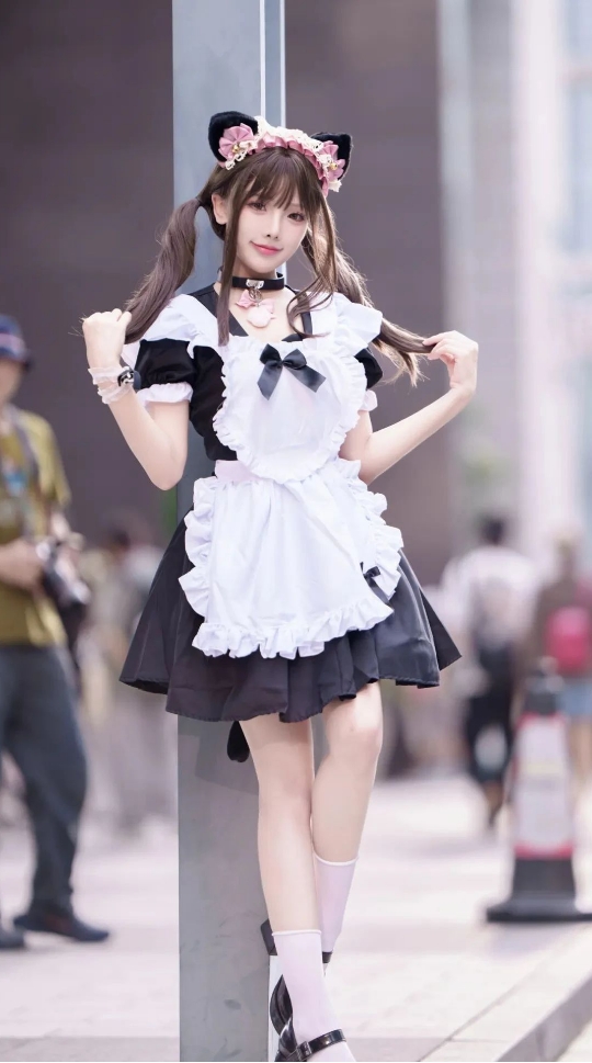 女仆装美少女，可爱猫耳学妹！