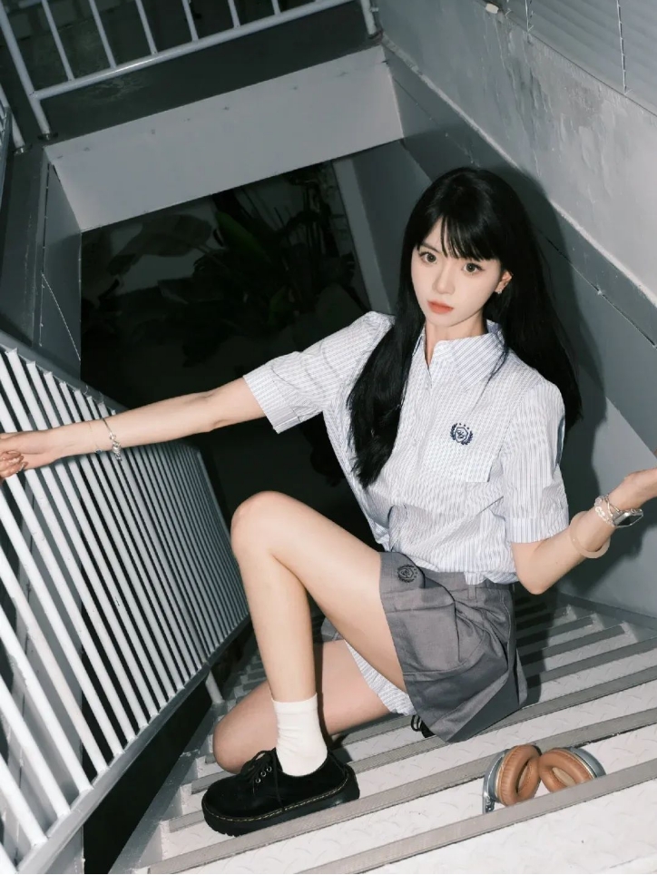 漂亮学姐写真，长腿学姐谁不爱