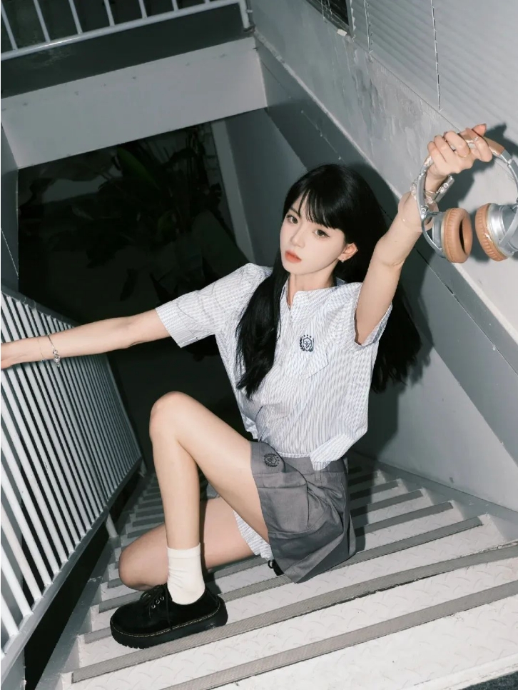漂亮学姐写真，长腿学姐谁不爱
