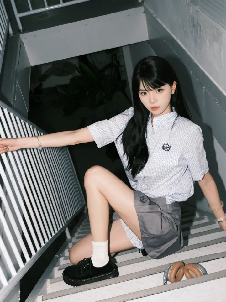 漂亮学姐写真，长腿学姐谁不爱