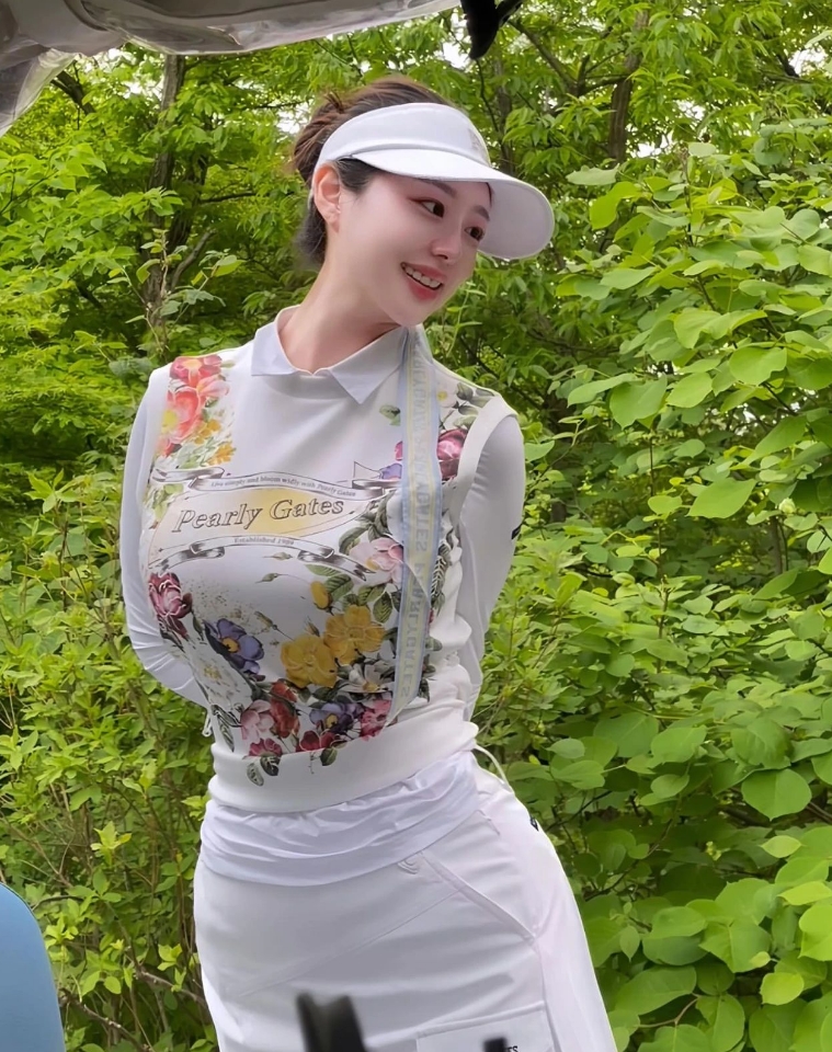 韩国主播李世玲，窈窕身材成为新一届“水弹女神”！