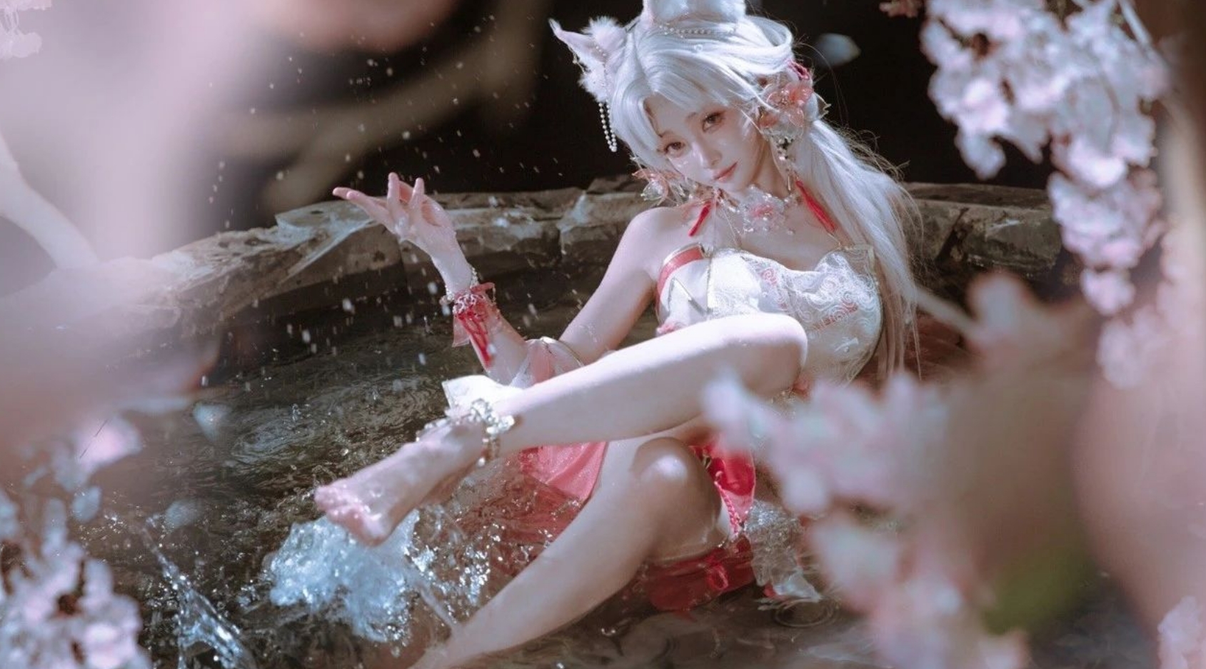 【cos】【走路摇老师·胡桃#】胡桃樱云天女图透几张 美到发光 绽放如花