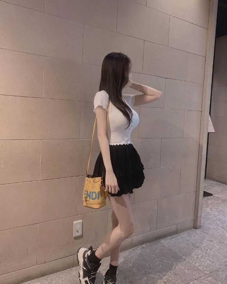 极品韩妹！完美腰臀！这身材绝了！真的好凶，完全顶不住！
