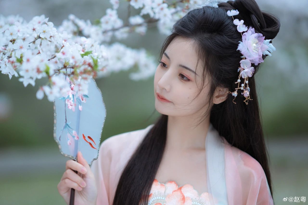 赵粤古风写真，一个字美！