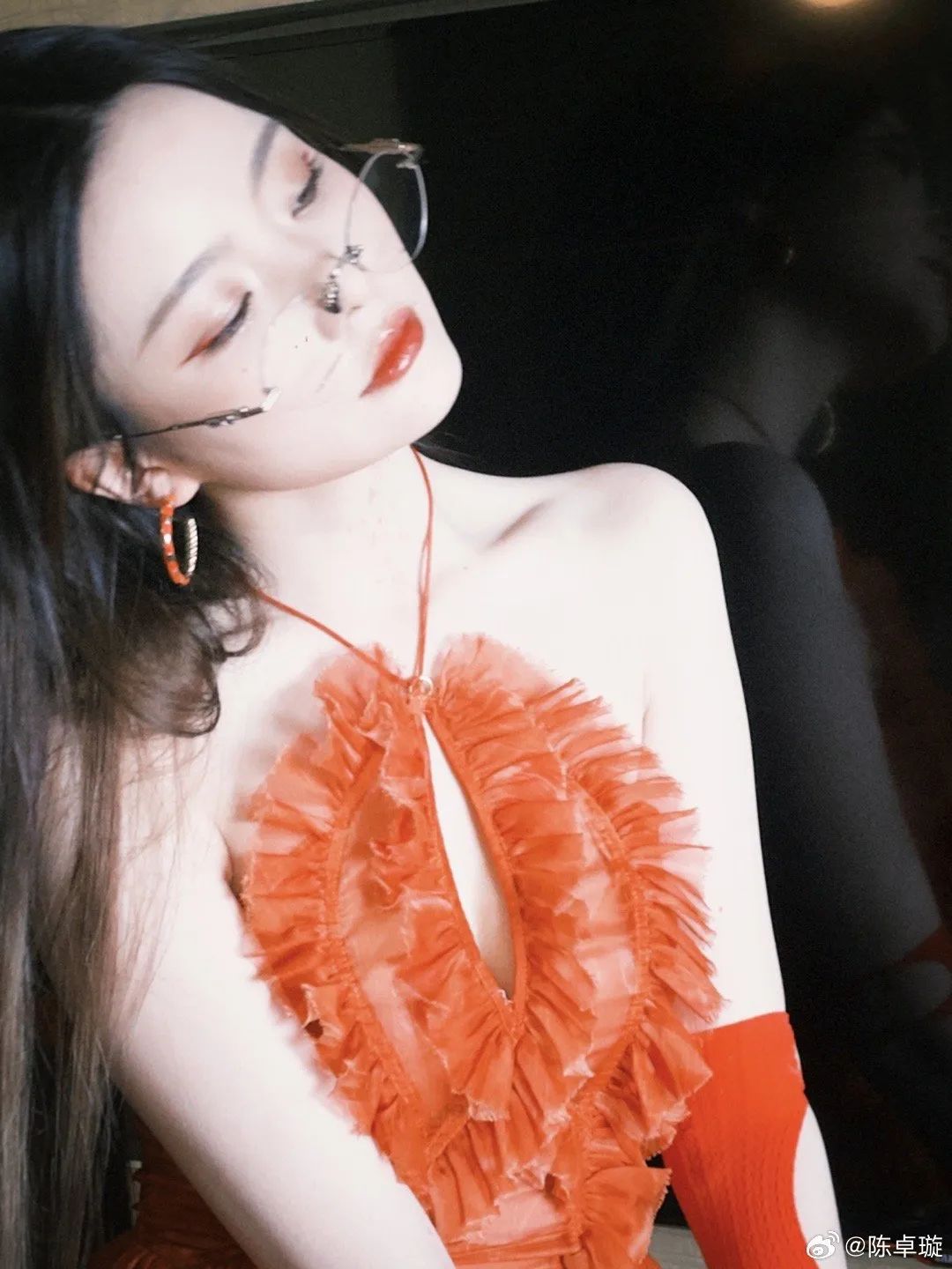 陈卓璇画报 | 带眼镜的麻辣女教师！