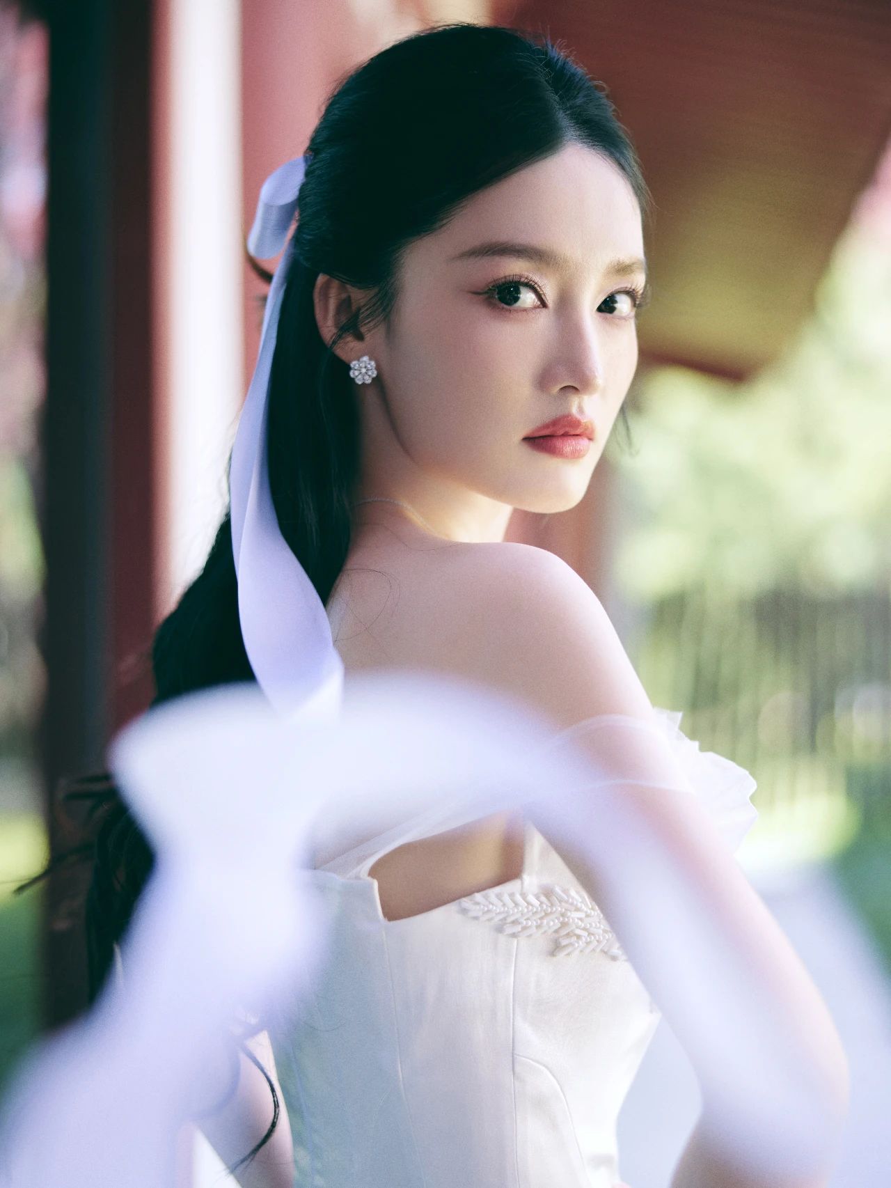 李沁写真 | 白裙飘飘的鸡腿姑娘