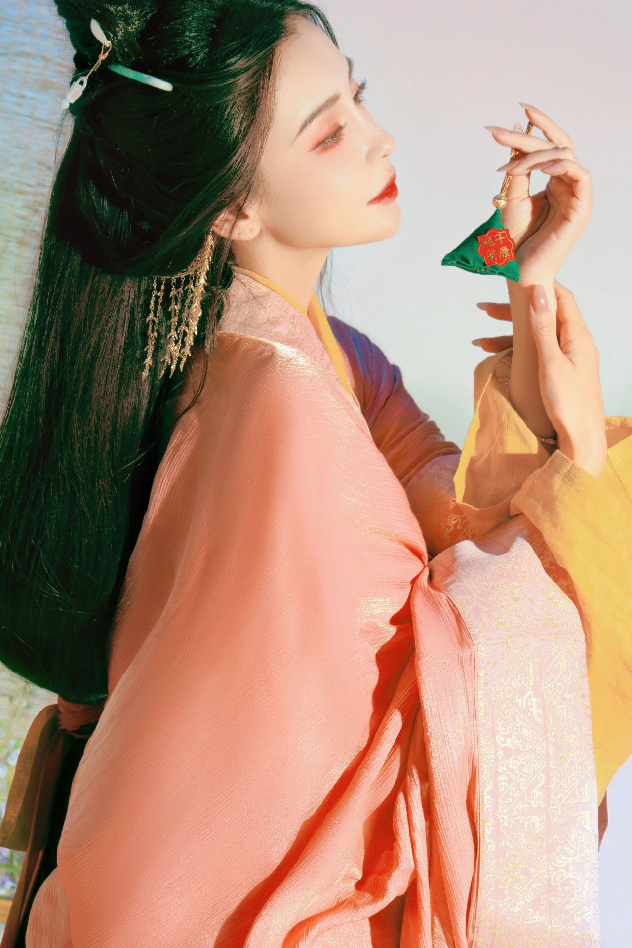 杨颖angelababy端午节画报，玉人何处教吹箫