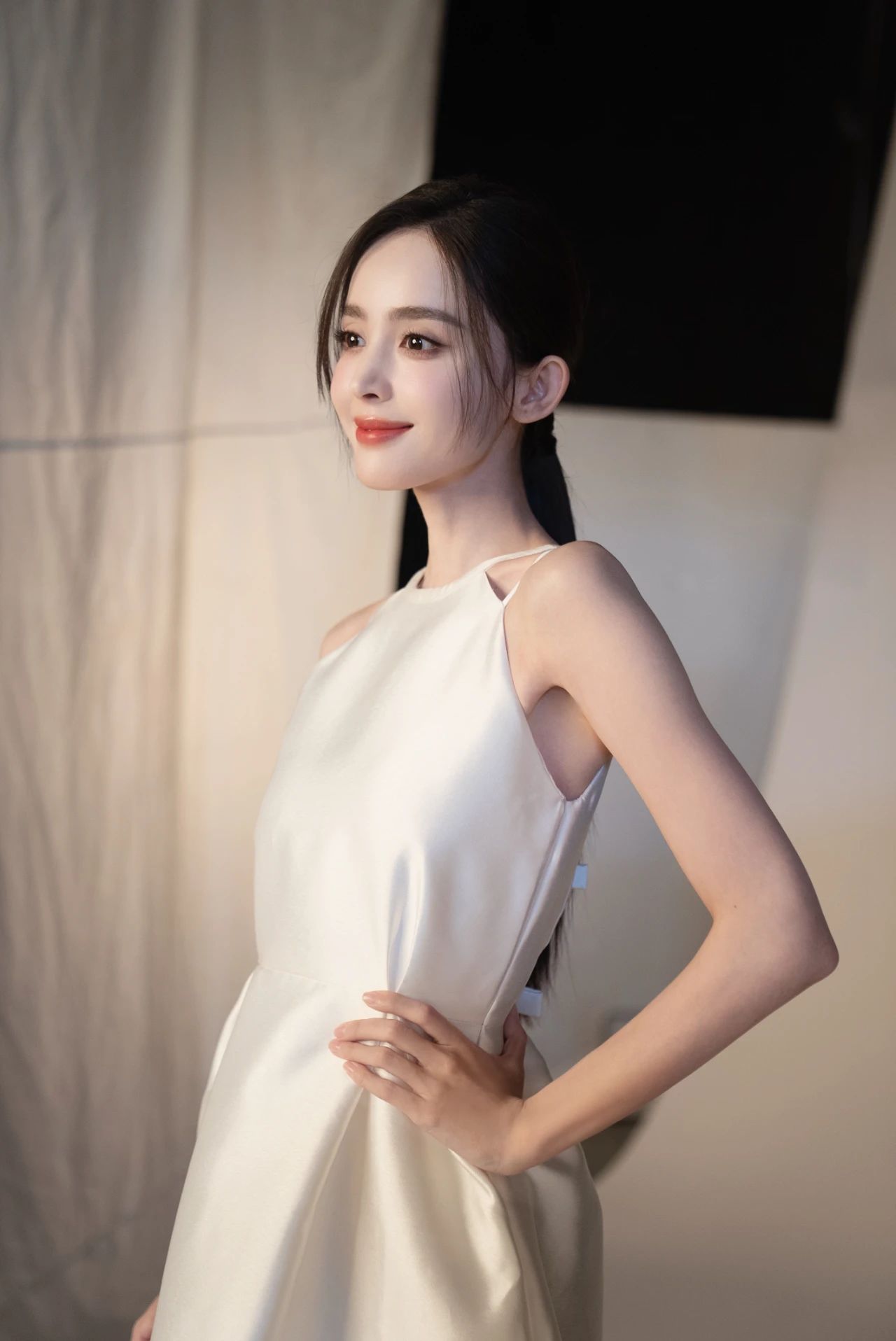 古力娜扎瑜伽美图，这身材太完美了！