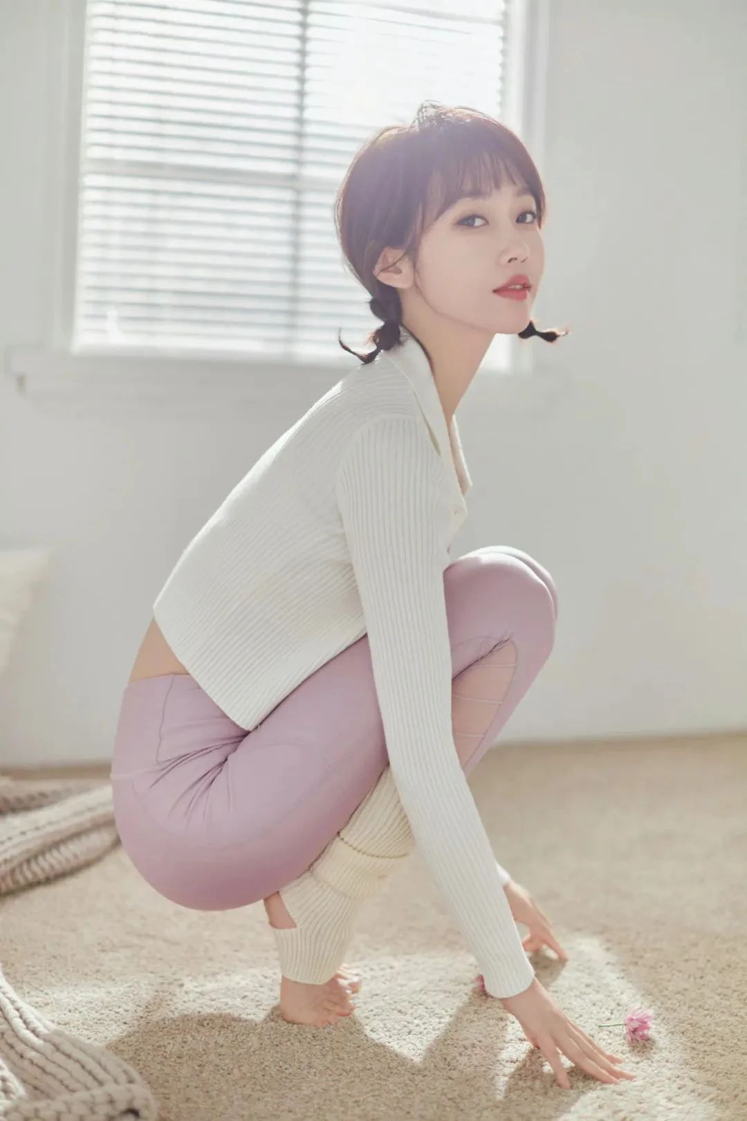 宣璐芭蕾服写真，玲珑身材曲线