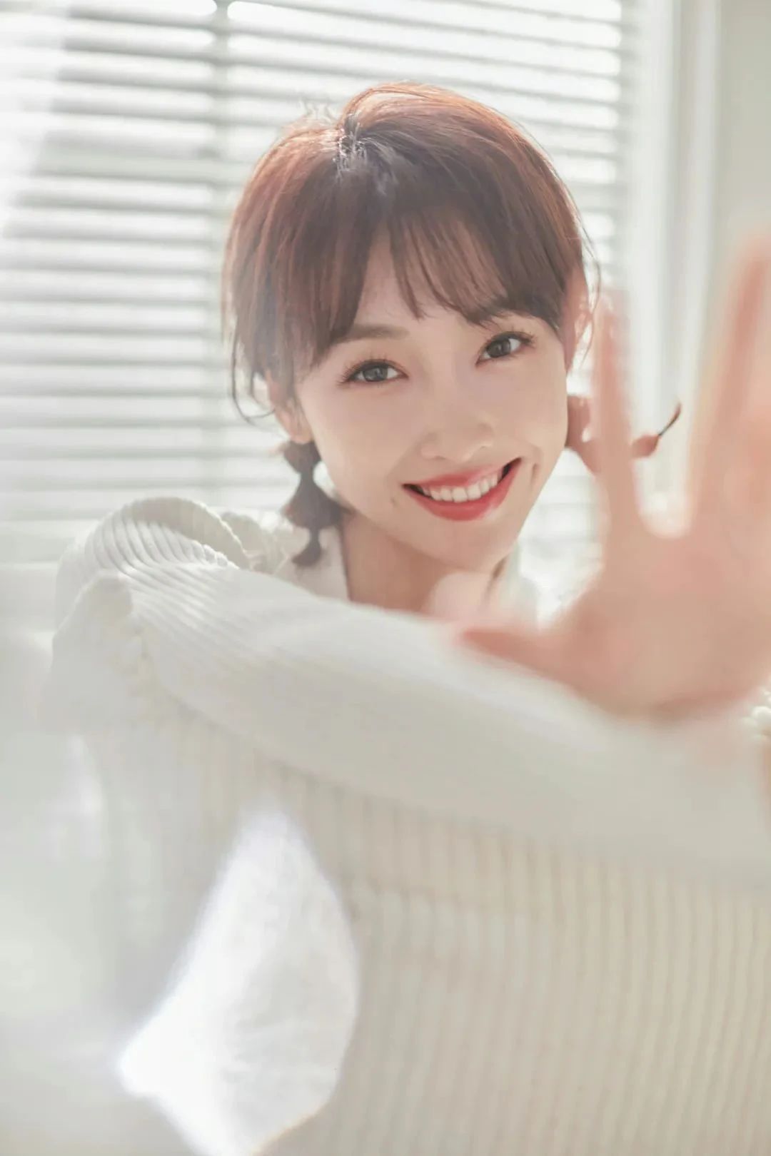 宣璐芭蕾服写真，玲珑身材曲线