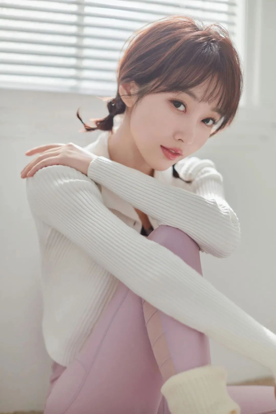 宣璐芭蕾服写真，玲珑身材曲线