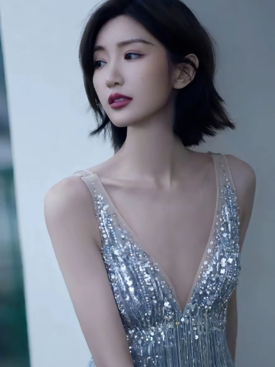 毛晓彤美图精选 | 甜美天花板，央视认证的美貌！