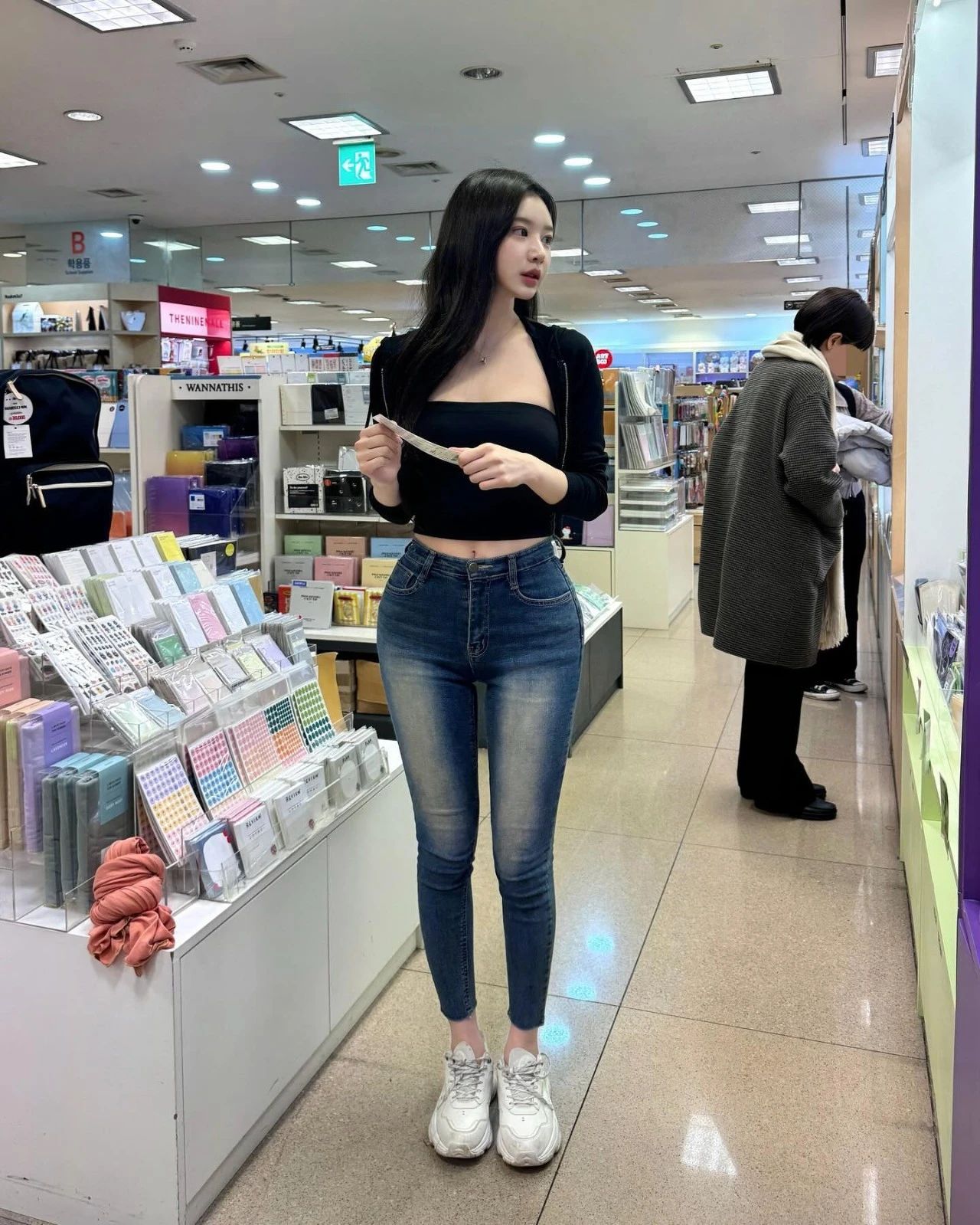 韩国模特 | 练瑜伽爱健身的女生，身材真好！