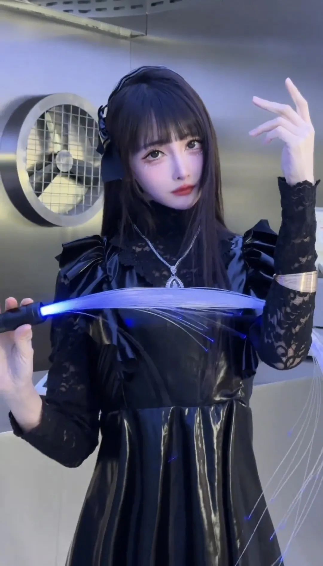 【cos】奥特曼队员，女网红黑丝身材，又可以相信光了！