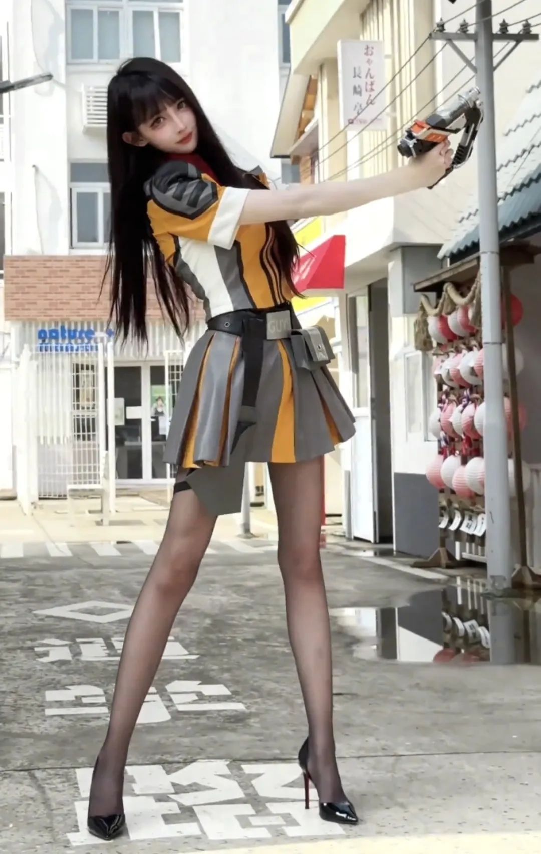 【cos】奥特曼队员，女网红黑丝身材，又可以相信光了！