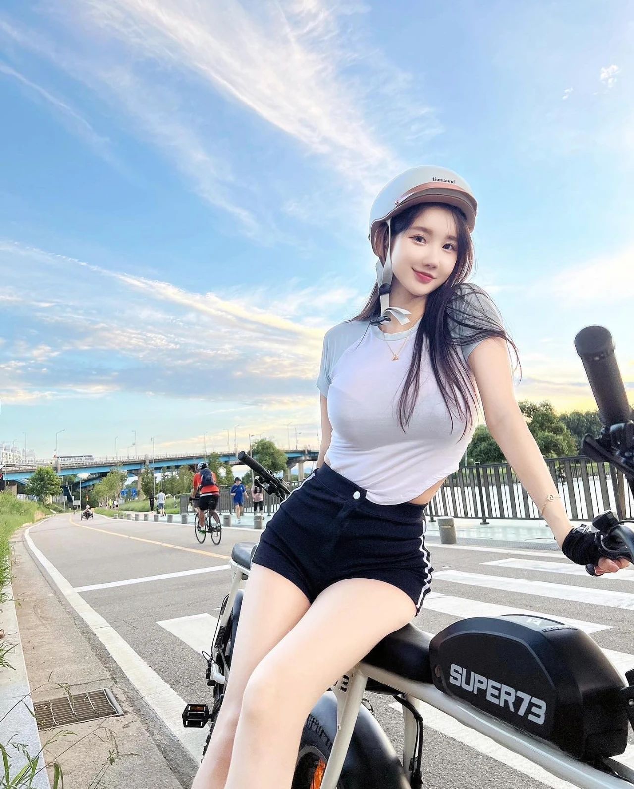DJ MIU | 甜美长相的暗黑版“林允儿”，曾因性感身材被封号！