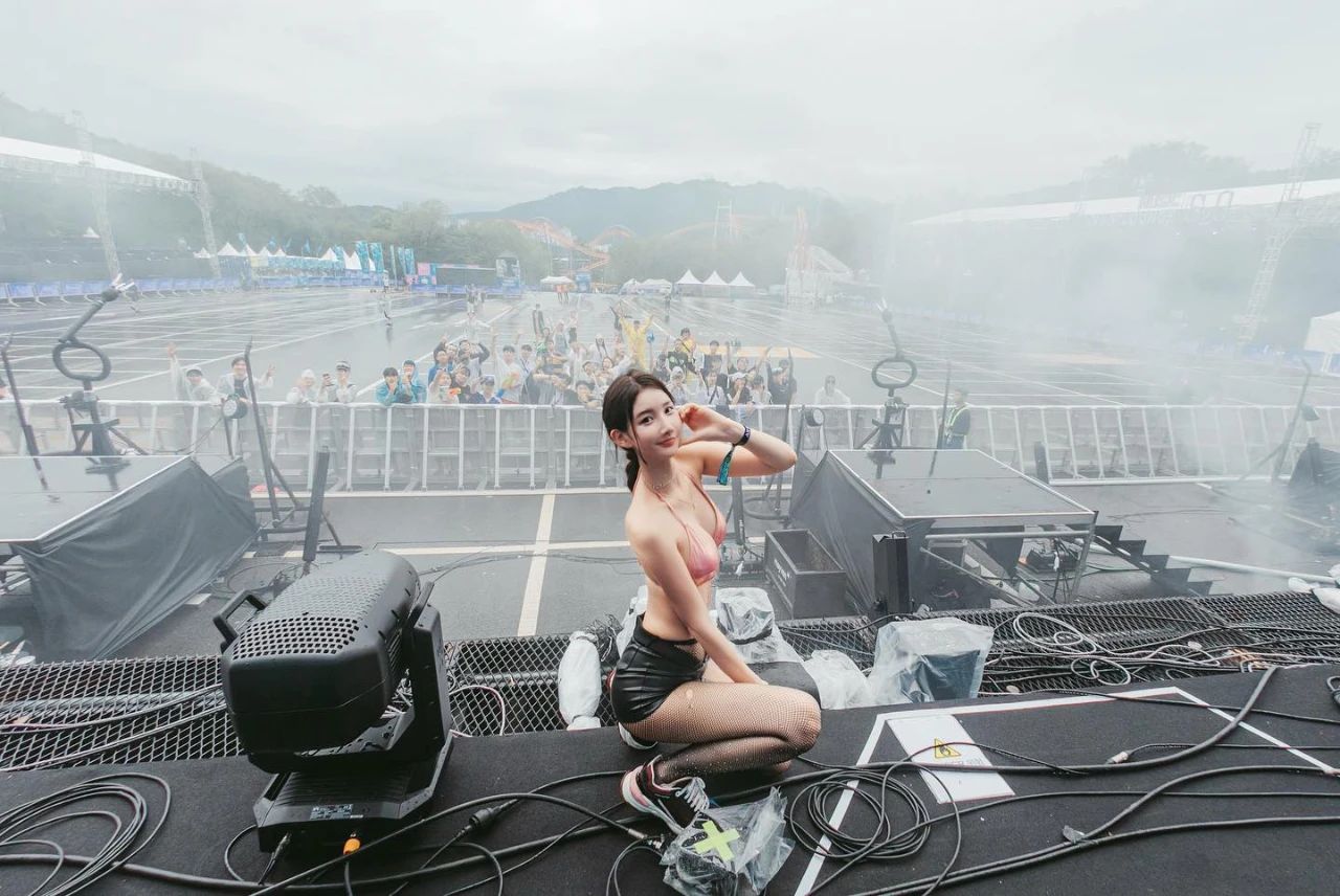 DJ MIU | 甜美长相的暗黑版“林允儿”，曾因性感身材被封号！